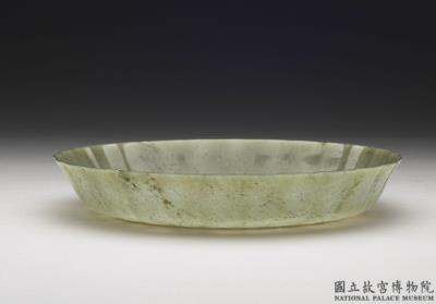 图片[2]-Jade plate with floral rim, India-China Archive